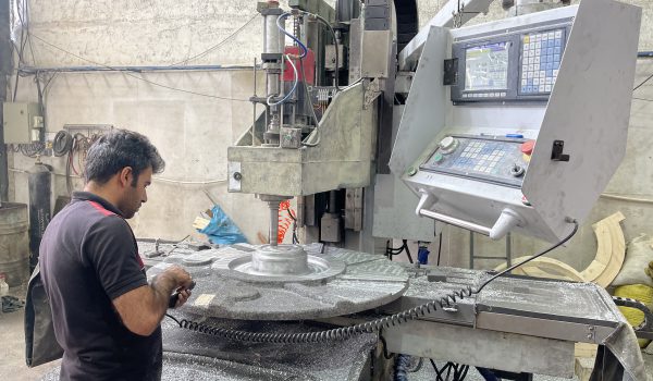 ارائه دهنده خدمات تراشکاری و فرز کاری CNC